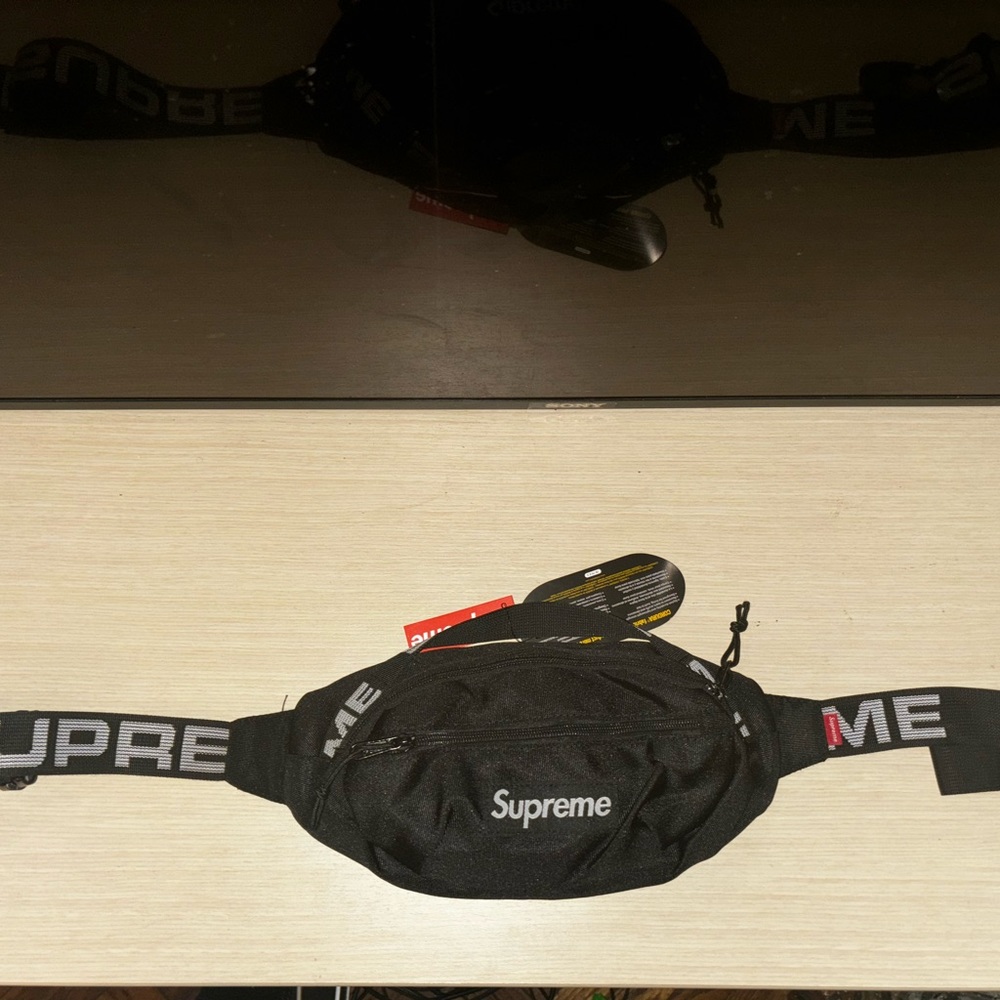 Supreme black and white Fanny pack /waist bag ss18
